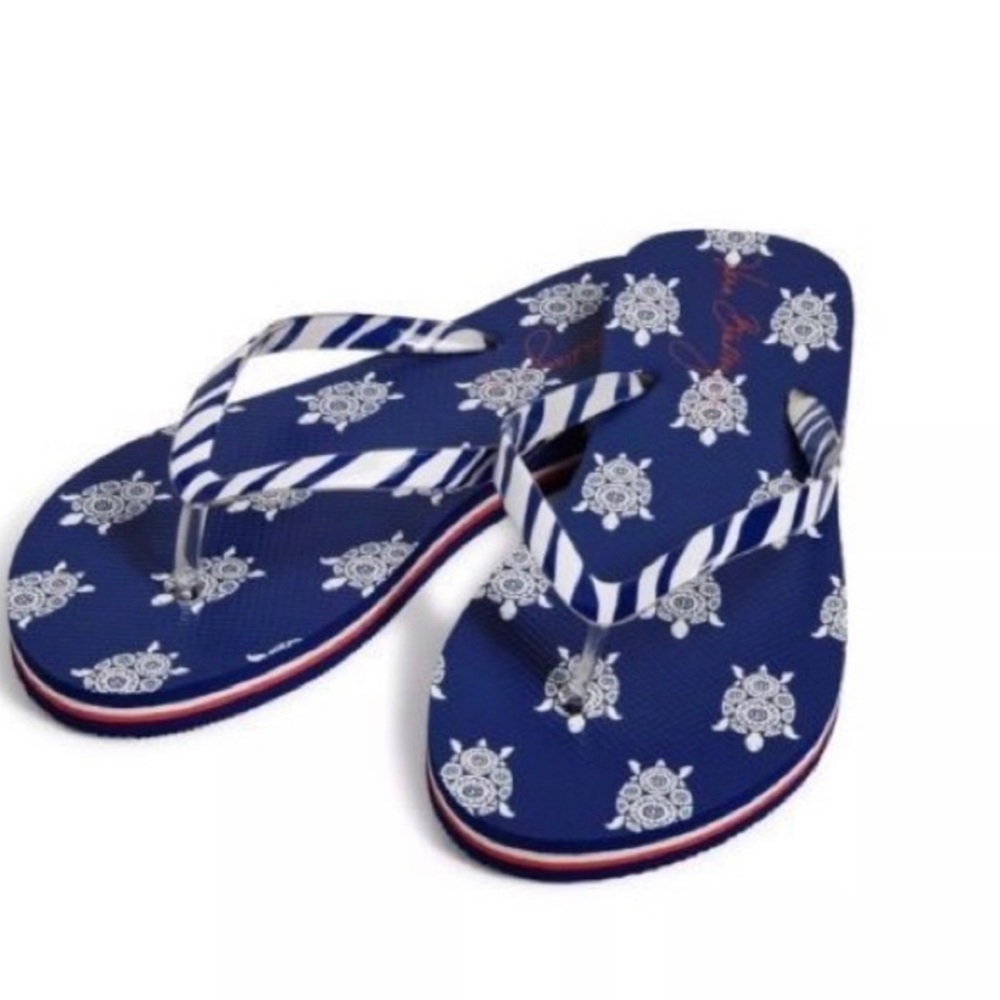 Vera Bradley Flip Flops Size M new without tags